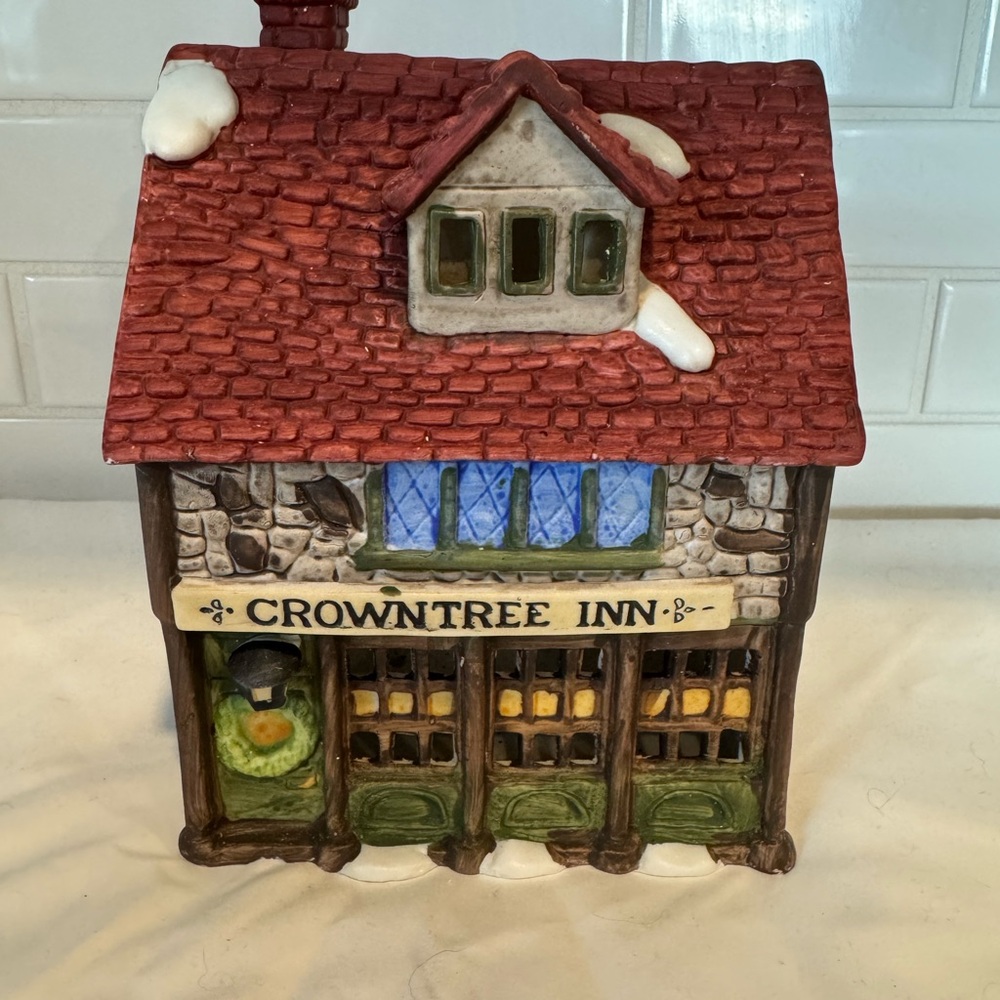 Department 56 CrownTree Inn Red Roof Ceramic Decor